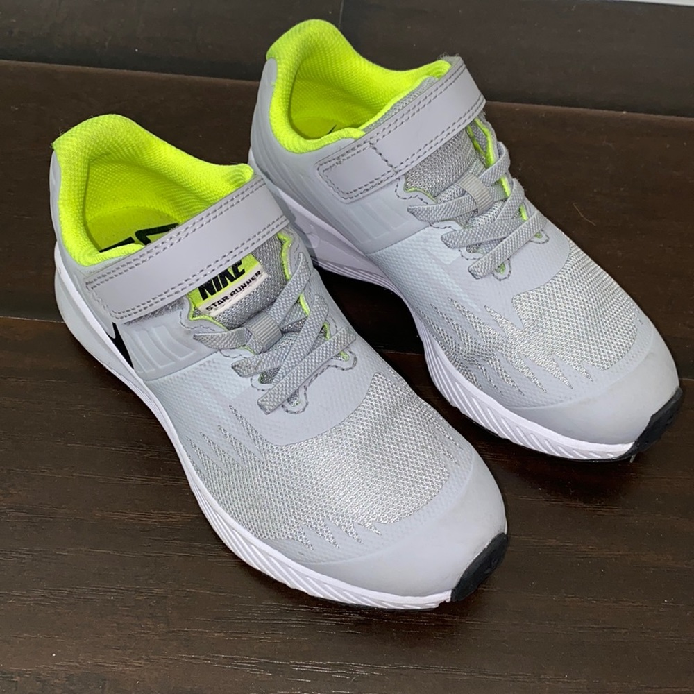 Nike Star Runner (PSV) Big Kids 921443-002 Size 1